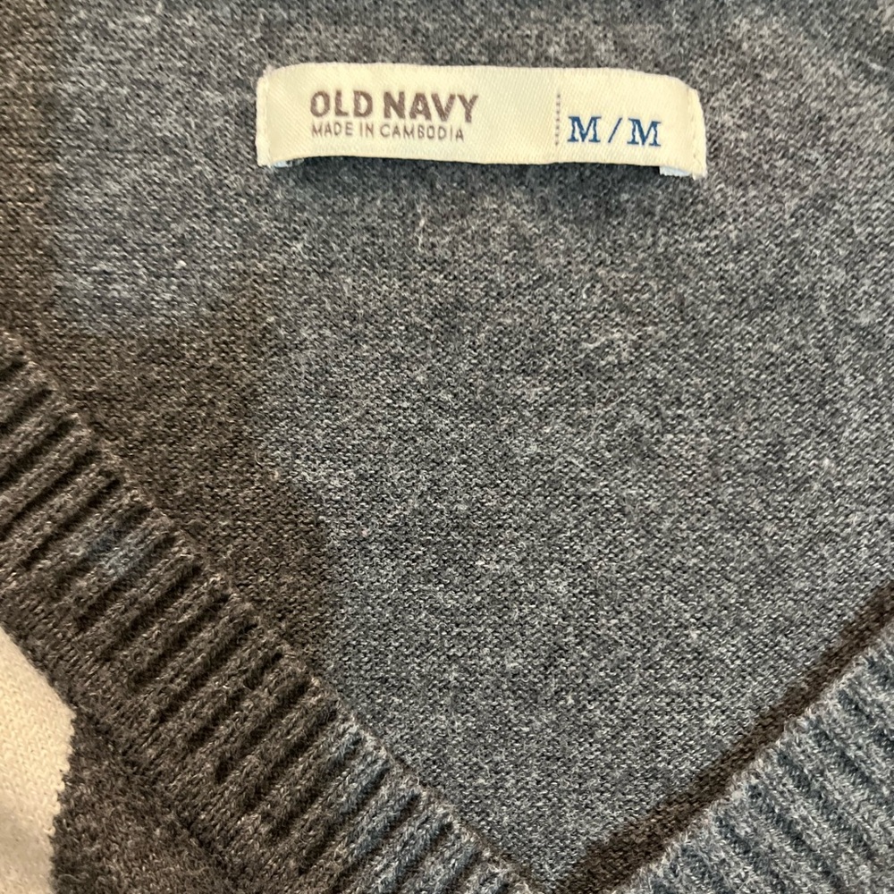 Old Navy - Grey Argyle - Medium Women's Sweater - Picture 2 of 3